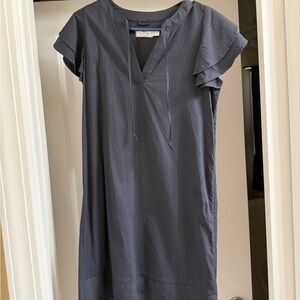 Vineyard Vines navy  Textured Top ruffled sleeve